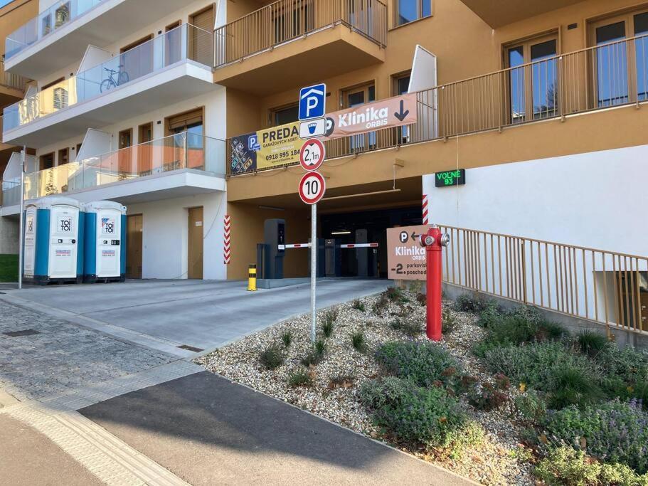 Komfortny Apartman A407 V Centre Nr, Bez Kuchyne, Parkovisko Zdarma Nitra Exterior photo